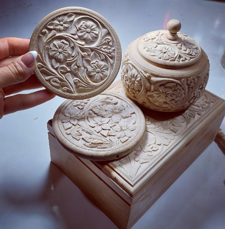Persian wood carving handicrafts walnut and beech wood Isfahan Ladomira